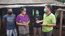 Bupati Suwirta Gelontorkan Bantuan Bedah Rumah untuk Keluarga Ketut Lendri Bedah Rumah