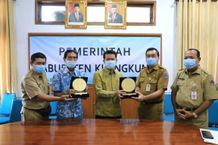 Klungkung Kawinkan 2 Trofi Harmony Award Kemenag RI Harmony Award