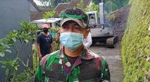 Kodim Tabanan Bantu Warga yang Tertutup Akses Jalannya Pasca Tanah Longsor Tanah Longsor