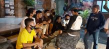 Hari Pertama PPKM, Desa Peguyangan Kangin Jaring 7 Orang Diduga Pesta Miras Pesta Miras