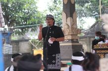 Bupati Giri Prasta Hadiri Upacara Nyekah dan Mapetik Massal di Desa Adat Pelaga Desa Adat Petang