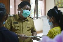 Bupati Artha Bagikan Sertifikat PTSL 89 Bidang Tanah Sertifikat Tanah