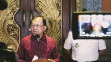 Gubernur Koster Nyatakan Siap Sebagai Orang Pertama Penerima Vaksin di Bali Vaksin Covid-19