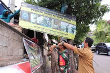 Mengganggu Keindahan Kota, Pemkab Buleleng Tertibkan Baliho dan Spanduk Tanpa Izin Sidak Baliho