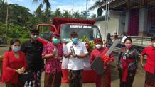 Bupati Mahayastra Serahkan 1 Unit Truk Sampah di Desa Bakbakan Truk Sampah