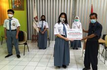 Yayasan AHM Kembali Berikan Beasiswa untuk Pelajar dan Guru Beasiswa PJJ