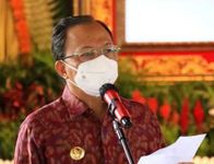 Gubernur Koster Minta Para Pegawai Pemerintah dan Perbankan Berempati Bantu UMKM Tenun Endek Bali Endek Bali