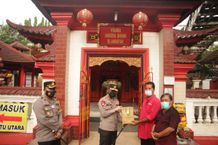 Menjaga Kerukunan Antar Umat Beragama, Kapolda Bali Silahturahmi ke Vihara Amurva Bhumi Hari Raya Imlek