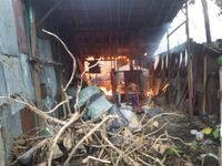 Gudang Barang Rongsokan di Denpasar Hangus Terbakar Kebakaran