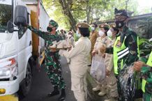 Hadiah Nasi Jinggo Bagi Masyarakat Taat Prokes di Klungkung Nasi Jinggo