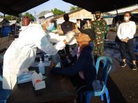 Pelaksanaan Rapid Test Antigen, Sasar Pengunjung Pasar Samplangan Gianyar Rapid Antigen