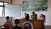 Bupati Suwirta Buka Pelatihan Peningkatan Kapasitas Pengelolaan Sampah Tingkat Desa TOSS Center