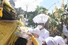 Wakil Walikota Kadek Agus Arya Wibawa Hadiri Pedudusan Alit Banjar Umasari Ubung Kaja Arya Wibawa