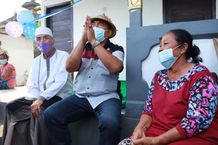 Bantu Warga Kurang Mampu, Bupati Tamba Kembali Serahkan Bantuan CSR Bedah Rumah Bedah Rumah