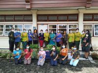 Antari Jaya Negara dan Ayu Kristi Arya Wibawa Berbagi Kasih dengan Anak-anak Panti Asuhan Berbagi Kasih