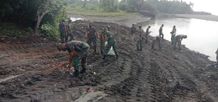 Kodim Klungkung Gelar Karya Bakti Bersih Pantai Tegal Besar Bersih Pantai
