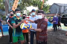 Bupati Suwirta Minta Para Atlet Untuk Tetap Semangat Bola Voli