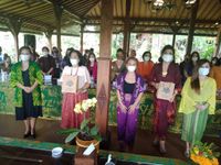 Dekranasda Buleleng Dorong Perajin Endek Tingkatkan Produksi Endek Bali