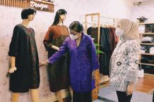 Kain Endek Bali Jadi Ikon Fashion Dunia Endek Bali