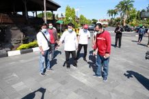 Kunjungi Rest Area Goa Jepang dan Perbatasan Klungkung-Gianyar, Bupati Suwirta Minta Pemeliharaan Taman Ditangani DLHP Tinjau