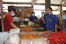 Pastikan Harga Bahan Pokok Jelang Nyepi, Disdagperinkop UKM Buleleng Lakukan Pemantauan Harga Pasar