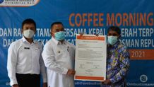 Bupati Tamba Tanda Tangani Komitmen Pelayanan Publik Bersama Ombudsman RI Pelayanan Publik