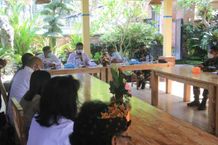 Wabup Patriana Krisna Ajak Masyarakat Tetap Patuhi Prokes saat Aktivitas Adat dan Keagamaan Taat Prokes