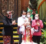Gubernur Koster Dampingi Presiden Jokowi Meninjau Vaksinasi Massal di Puri Agung Ubud Vaksin Covid-19
