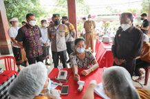Jadi Pilot Project Zona Hijau, Warga 33 Banjar di Ubud Divaksin Massal Vaksin Covid-19