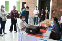 Besok, Vaksinasi Covid-19 di Zona Hijau Dimulai Vaksin Covid-19