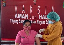 Vaksinasi Sasar Pengurus Bhayangkari Cabang Tabanan Vaksin