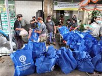 Meski Pandemi, LPD Kedonganan Tetap Berbagi Beras dan Daging Saat Galungan dan Kuningan LPD Kedonganan