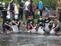 Wujudkan Visi Nangun Sad Kerthi Loka Jembrana, Bupati Tamba Tanam Bambu Hingga Tebar Benih Ikan Wujudkan Visi Nangun Sad Kerthi Loka Jembrana