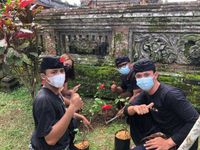 Ditetapkan Sebagai Maskot Bangli, Yowana Tamanbali Menanam Sejumlah Bunga Pucuk Bang Bunga Pucuk Bang