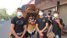 “Ngelawang” Tradisi Unik Masyarakat Bali dalam Memeriahkan Perayaan Hari Raya Galungan & Kuningan Ngelawang