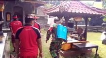 Sambut Hari Raya Galungan, Kodim Jembrana Gelar Karya Bakti dan Penyemprotan Disinfektan Semprot