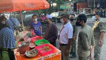 Satpol PP Denpasar Ingatkan Para Pedagang “Takjil” untuk Tidak Berjualan di Badan Jalan dan Selalu Taat Pada Prokes Takjil