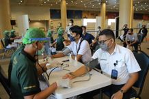 Para Petugas Bandara I Gusti Ngurah Rai Sukses Jalani Vaksinasi Tahap 2 Vaksin Covid-19
