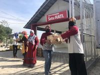 AHM Salurkan Bingkisan Lebaran ke Masyarakat Bingkisan