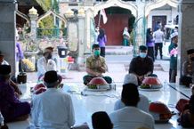 Bupati Suwirta Menghadiri Buka Puasa Pertama dengan Masyarakat Kampung Muslim Tertua di Bali Buka Puasa