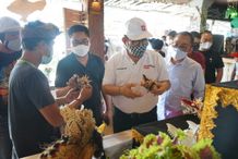 Wawali Arya Wibawa Apresiasi UMKM Layang-layang Expo 2021 Layang-layang Expo 2021