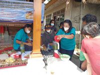 Petani Dianjurkan Kendalikan Lalat Buah dengan Pestisida Nabati Daun Jeruk Nipis Lalat Buah