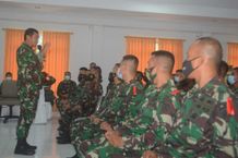 Pangdam Udayana Berikan Motivasi Kepada Satgas BKO Kodim Persiapan Gelombang III TA 2021 Motivasi