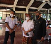 Wagub Cok Ace: Sudah Vaksin Covid-19, Jangan Abaikan Protokol Kesehatan Vaksin Covid-19