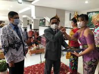 SMK PGRI 3 Denpasar Lepas 752 Lulusan SMK PGRI 3 Denpasar