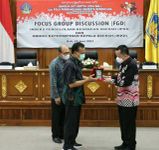 Melalui FGD IPKD dan IKKD, Sekda Dewa Indra Harap Dapat Memacu Kinerja Pemerintah Daerah di Bali FGD
