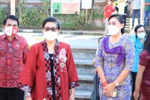 Peringati Hari Lansia Nasional, Putri Koster Tinjau Vaksinasi untuk Lansia di Sanding Gianyar Lansia