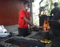 Kembangkan Inovasi dan Diversifikasi Produk, Disperindag Bali Gelar Bimtek Produk Pande Besi Pande Besi