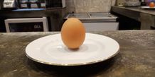 Fenomena Alam, Telur Berdiri di Hari Bacang Telur Berdiri