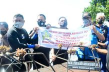 Peringati World Environment Day, Wagub Cok Ace Tanam Terumbu Karang di Tulamben Terumbu Karang